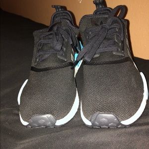 NMDs R1 woman’s shoes